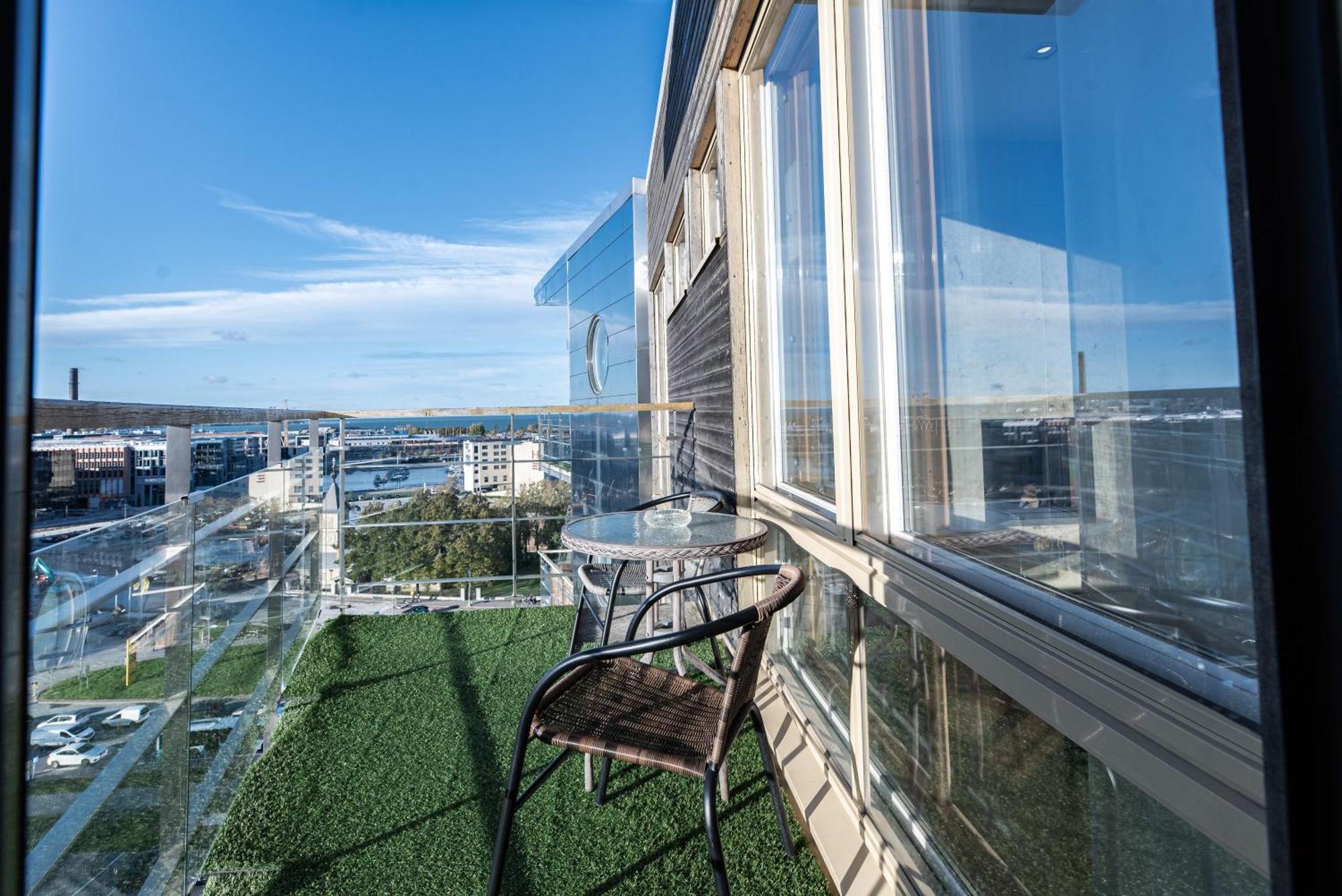 Airhome - The Admiral House