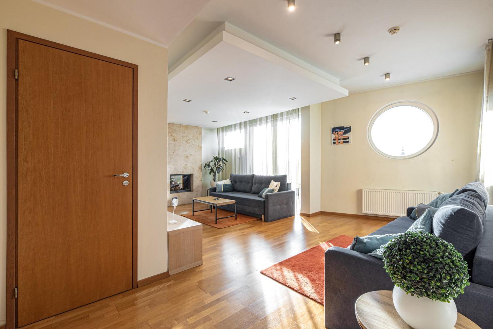 Airhome - The Admiral House